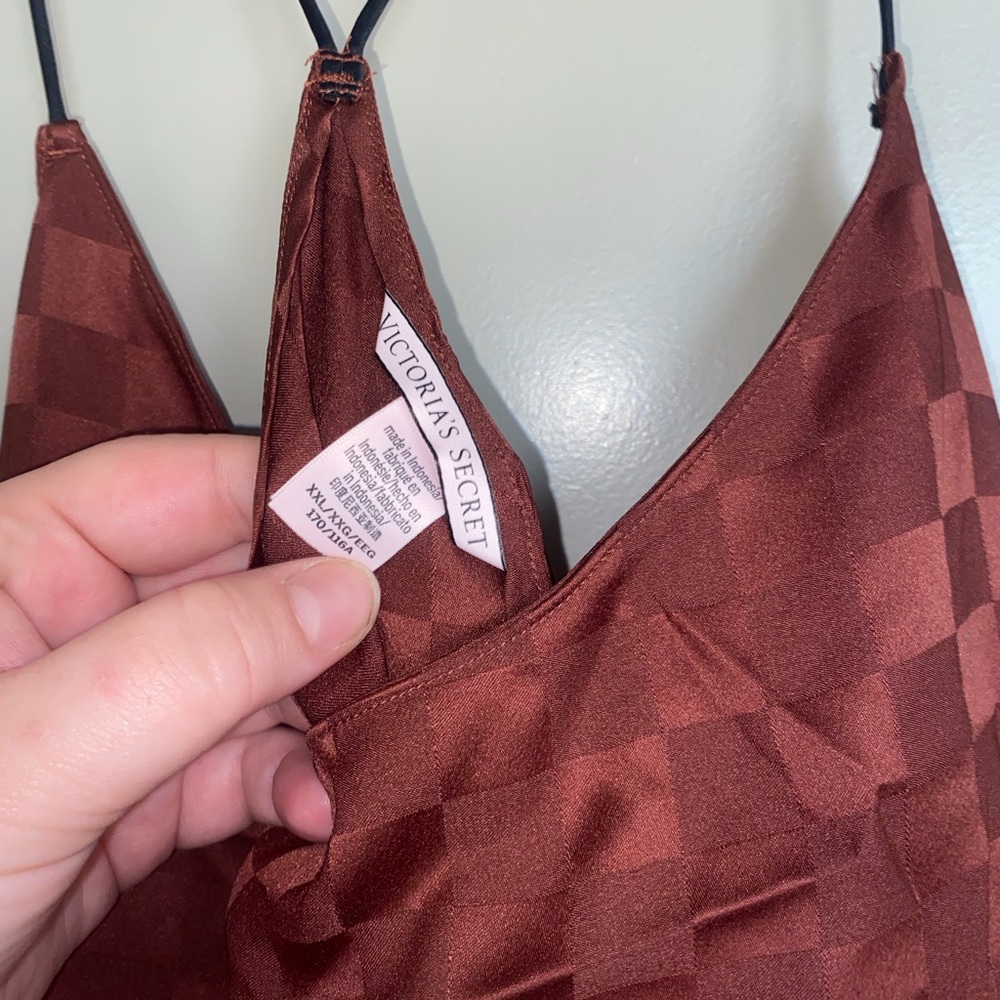 Victoria's Secret Rust Checkered Cami - Picture 2 of 3